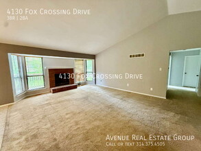 4130 Fox Crossing Dr in Florissant, MO - Building Photo - Building Photo