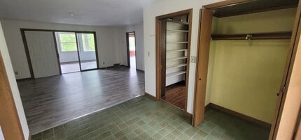 30 E College St in Duluth, MN - Building Photo - Building Photo