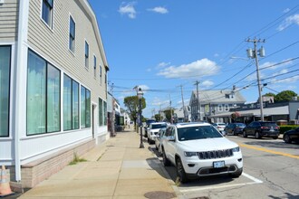 461 Main St-Unit -204 in East Greenwich, RI - Building Photo - Building Photo