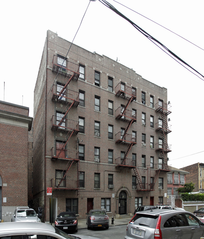 2108 Ryer Ave in Bronx, NY - Building Photo - Building Photo