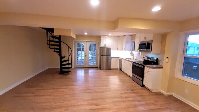 3707 Lawrence Ave, Unit Cottage in Kensington, MD - Building Photo - Building Photo