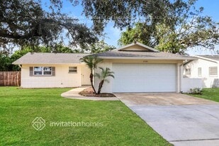 2136 17th Terrace SW in Largo, FL - Building Photo