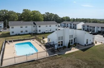 472 Cedarview Ct in Hillsboro, MO - Building Photo - Building Photo