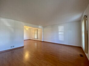 30 Wildwood Dr in Roselle, IL - Building Photo - Building Photo