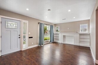 1133 W 78th St in Los Angeles, CA - Building Photo - Building Photo