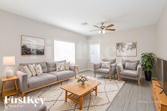 1669 Shifting Winds St, Unit 168 in Las Vegas, NV - Foto de edificio - Building Photo