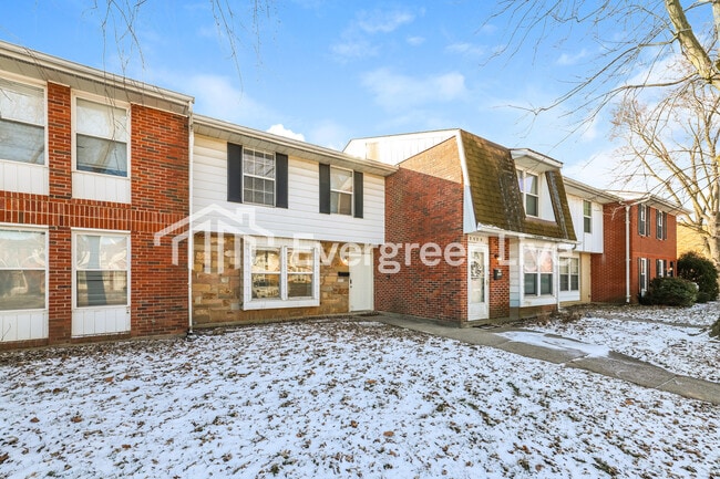 7523 Mt Hood in Dayton, OH - Building Photo - Building Photo