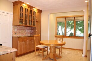 11 Central Ave, Unit 1 in Wakefield, MA - Building Photo