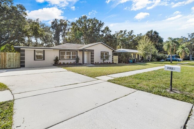 1357 Overlea St in Clearwater, FL - Building Photo - Building Photo