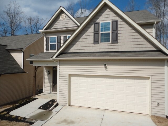 425 Hardaway Pt in Clayton, NC - Building Photo