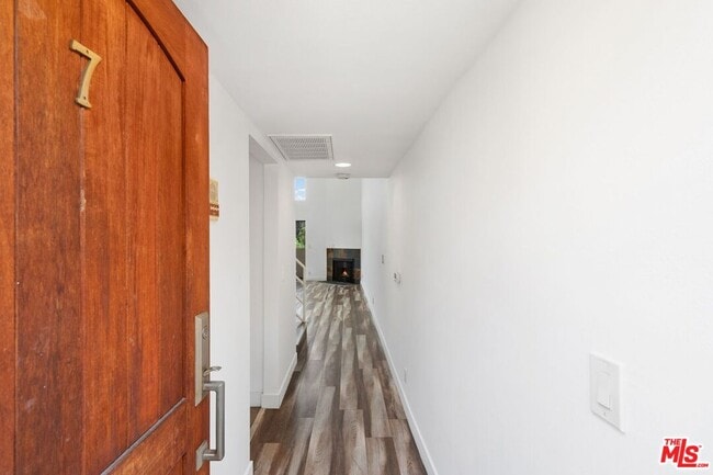 3712 Evans St W-Unit -7 in Los Angeles, CA - Building Photo - Building Photo