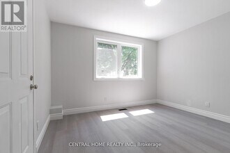 19 Valleycrest Ave in Markham, ON - Building Photo - Building Photo