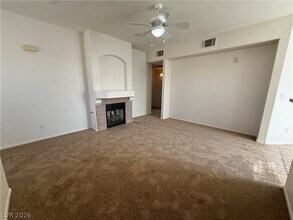 9050 W Warm Springs Rd, Unit 2011 in Las Vegas, NV - Building Photo - Building Photo