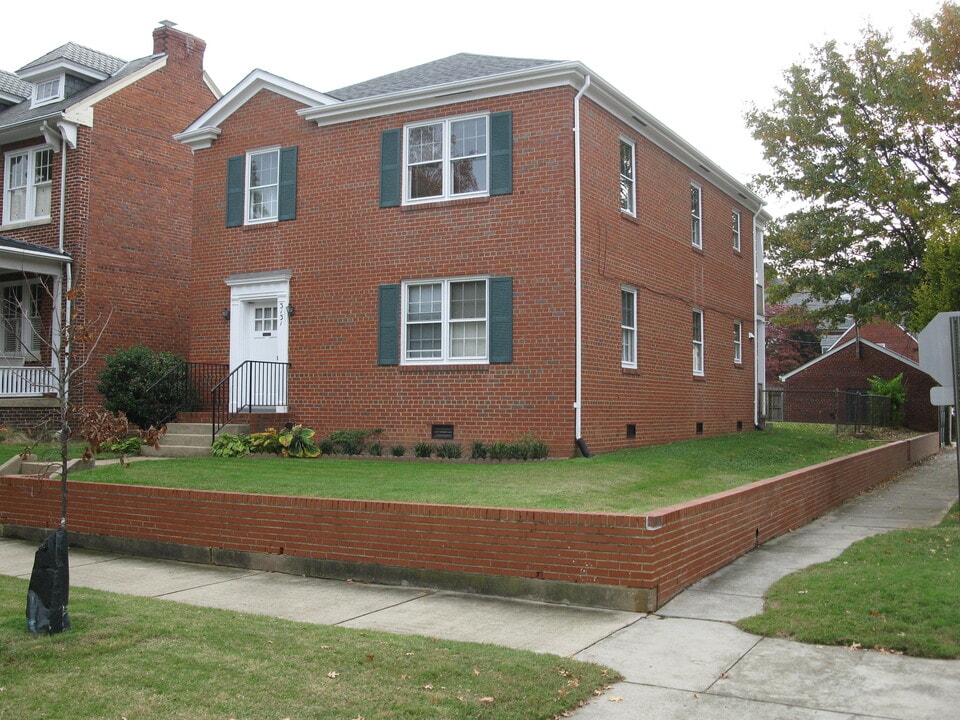 3131 W Grace St, Unit 1 in Richmond, VA - Foto de edificio