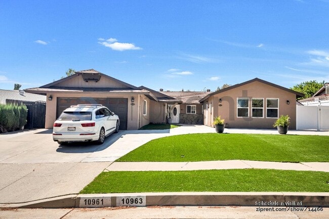 10963 Des Moines Ave