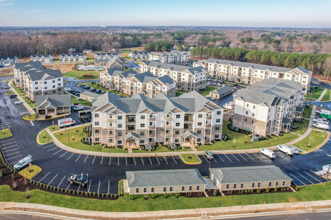 Austin Woods in North Chesterfield, VA - Foto de edificio - Building Photo