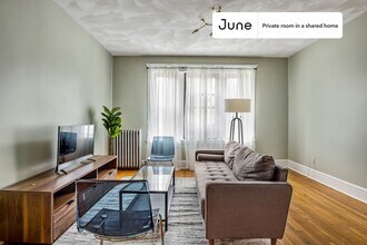 Private bedroom in 3 bed/2 bath Home in Boston, MA - Building Photo - Building Photo