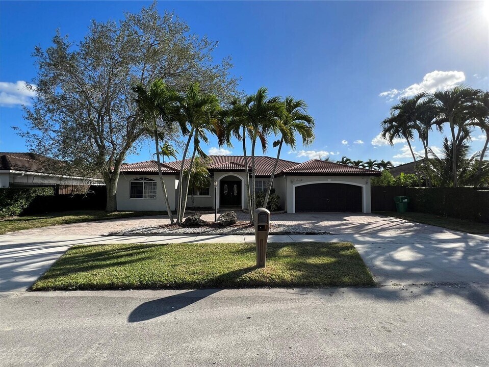 15434 SW 168th Ter in Miami, FL - Building Photo