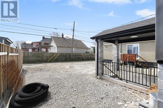 469 Foch Ave in Windsor, ON - Building Photo - Building Photo