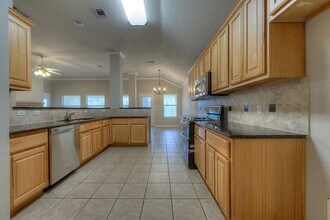 9812 Pasatiempo Dr in Austin, TX - Building Photo - Building Photo