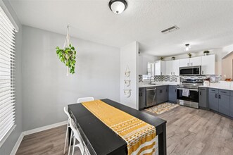 2122 Pleasure Run Dr in Ruskin, FL - Building Photo - Building Photo