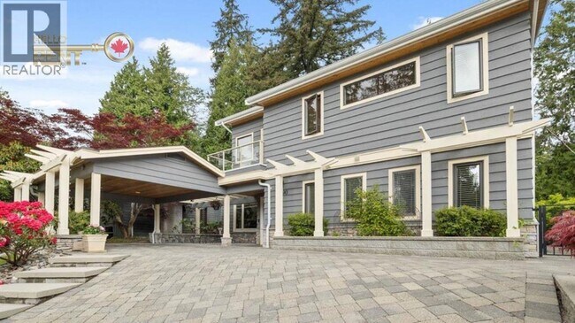 3690 Rutherford Crescent in North Vancouver, BC - Building Photo - Building Photo