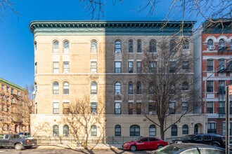 313 W 143rd St in New York, NY - Foto de edificio - Building Photo