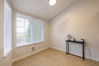 Wellington Apartments in Silverdale, WA - Building Photo - Interior Photo