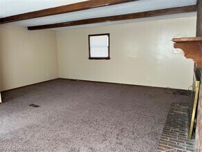11267 Jackson Ave in Warren, MI - Building Photo - Building Photo