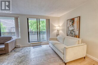 470-470 Laurier Ave W in Ottawa, ON - Building Photo - Building Photo