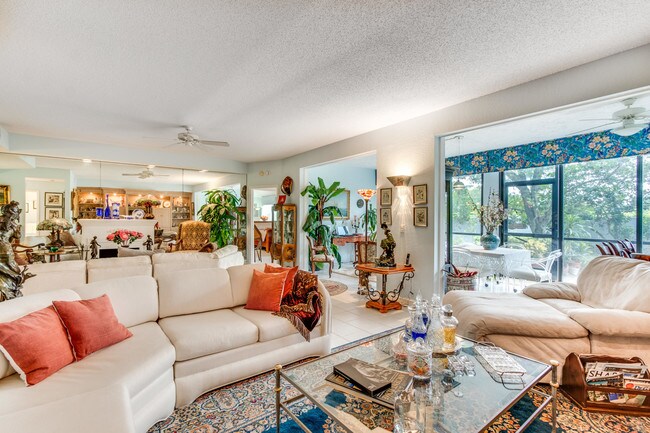 11706 Briarwood Cir-Unit -1 in Boynton Beach, FL - Foto de edificio - Building Photo