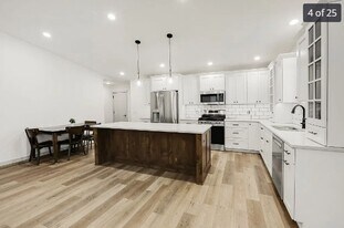 1009 E 6th St in Pella, IA - Building Photo