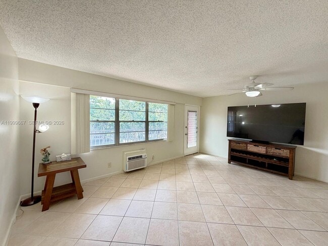 13300 SW 1st St in Pembroke Pines, FL - Building Photo - Building Photo