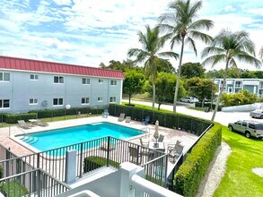 450 W Camino Real in Boca Raton, FL - Building Photo - Building Photo