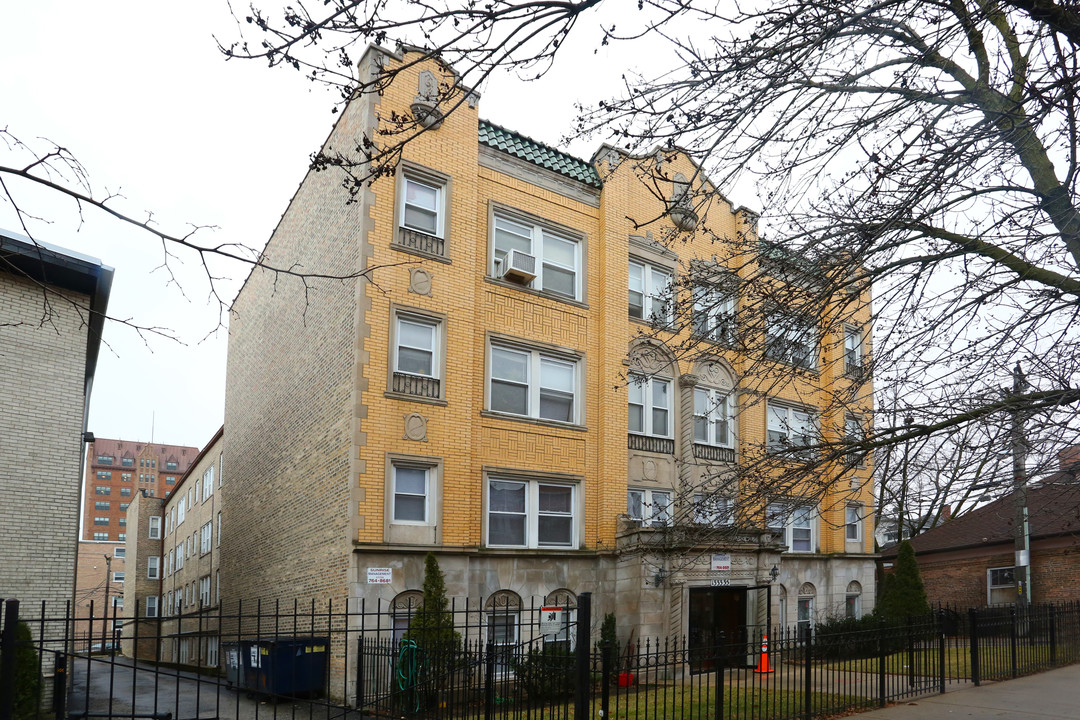 1333 W Birchwood Ave in Chicago, IL - Building Photo