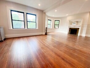 1855 Beacon St, Unit 2 in Brookline, MA - Building Photo - Building Photo