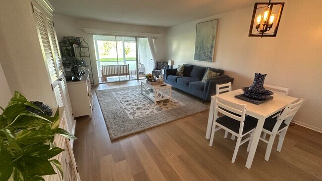 3661 Via Poinciana in Greenacres, FL - Building Photo - Building Photo