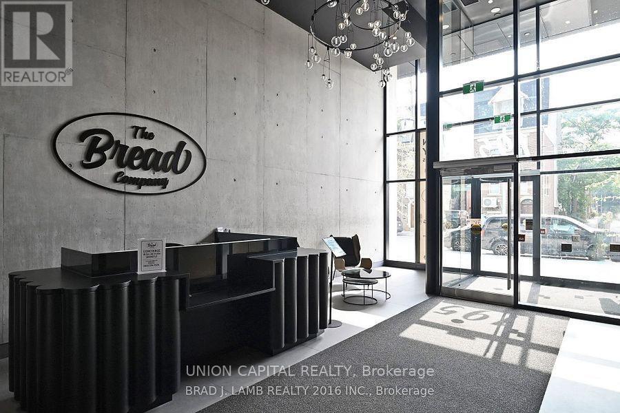 195 McCaul St in Toronto, ON - Building Photo