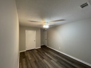 8241 Glenwoods Dr in Riverdale, GA - Building Photo - Building Photo