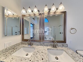 15142 W Eureka Trail in Surprise, AZ - Foto de edificio - Building Photo