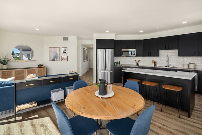 Broadstone Strata in Seattle, WA - Building Photo - Building Photo