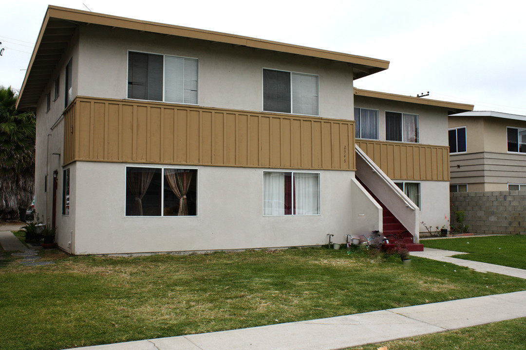 2948 Peppertree Ln in Costa Mesa, CA - Building Photo