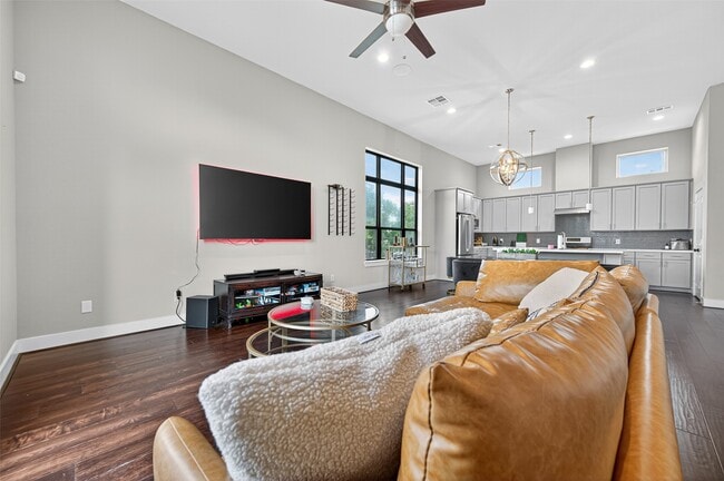 property at 1205 Wrightwood St