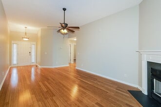 606 Parrish Wood in Mount Juliet, TN - Foto de edificio - Building Photo