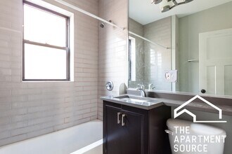 705 W Brompton Ave in Chicago, IL - Building Photo - Building Photo