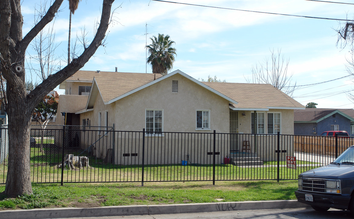 1487 Belle St in San Bernardino, CA - Foto de edificio