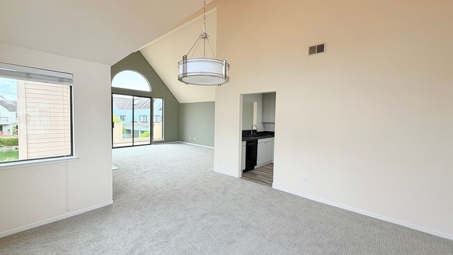 8 Eclipse Ct in Alameda, CA - Building Photo - Building Photo