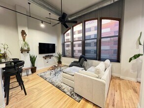 338 Grove St in Jersey City, NJ - Building Photo - Building Photo