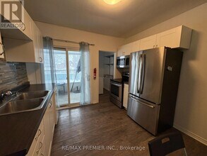 55 Henry St in Barrie, ON - Building Photo - Building Photo