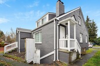 307 7th Ave NW, Unit C in Puyallup, WA - Building Photo - Building Photo